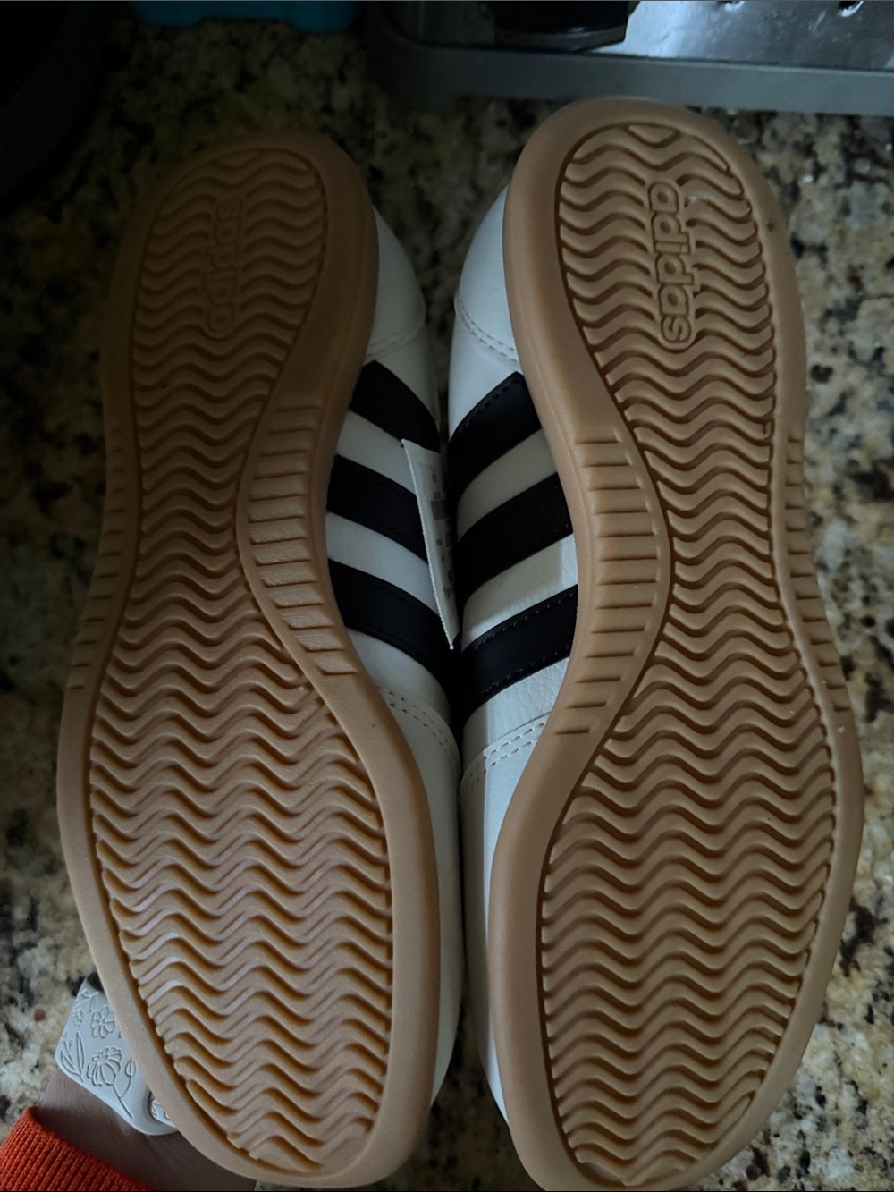Adidas Barreda Mary Jane sneaker kids size 6 womens size 7 - Picture 4 of 6